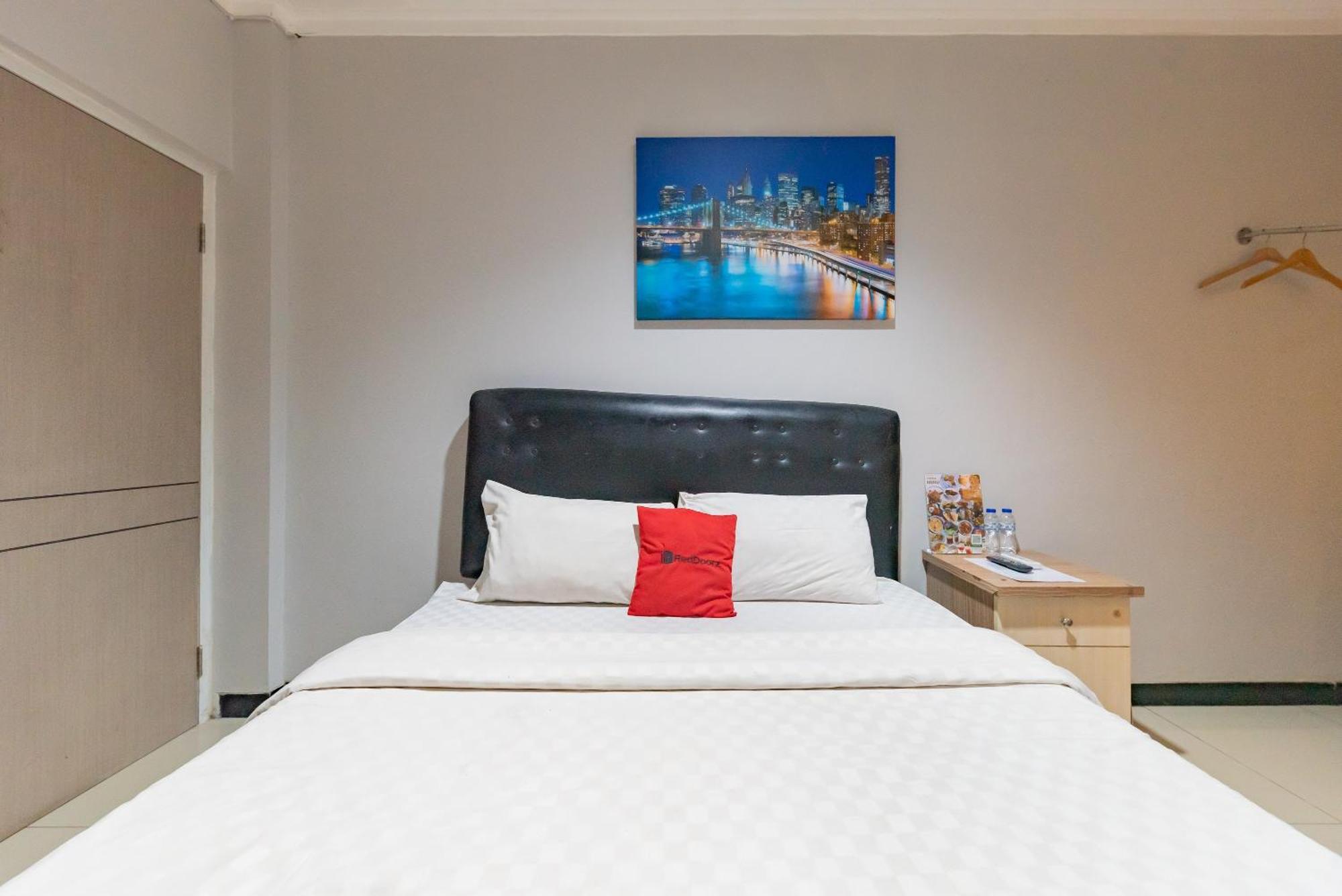 เรดดอร์ซ เนียร์ โบตานี สแควร์ มอลล์ Hotel โบกอร์ ภายนอก รูปภาพ